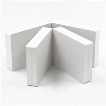 Styvt PVC -ark med plywood